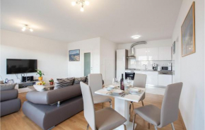 Nice Apartment In Podstrana With Kitchen